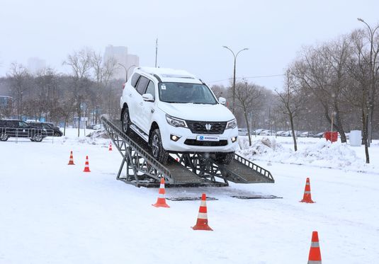 Первые автомобили от Sinomach официально поступили в Россию